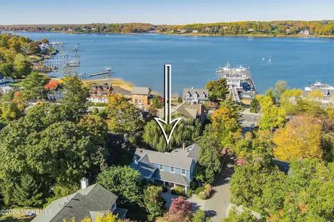 18 Browns Ln, Fair Haven, NJ 07704