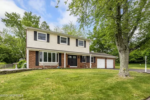 59 Westbrook Rd, Howell, NJ 07731