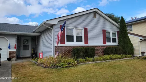 226 Lake Champlain Dr, Little Egg Harbor, NJ 08087