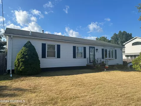 408 Cable Ave, Beachwood, NJ 08722