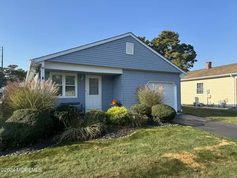 38 La Dunette Dr, Toms River, NJ 08757