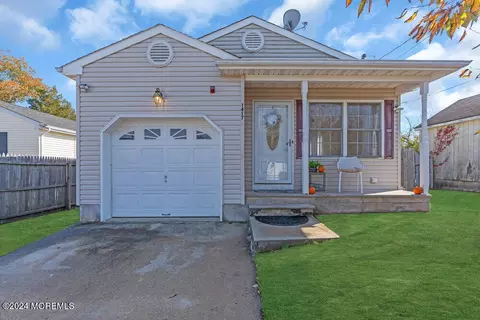 1417 Longboat Ave, Beachwood, NJ 08722