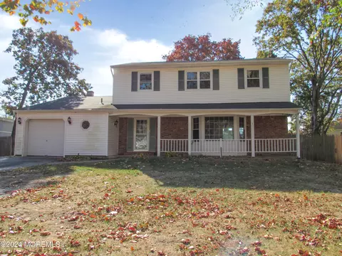 1077 Fairview Dr, Toms River, NJ 08753