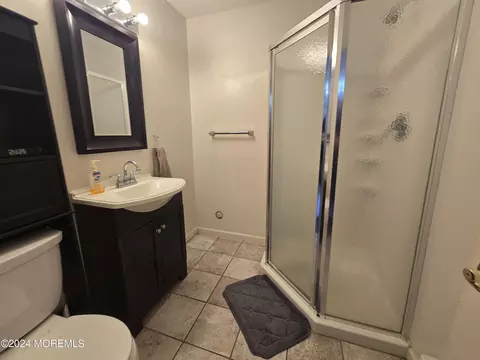 Bath - 218 Platt Ave, Wrightstown, NJ 08562 photo 1 of 2