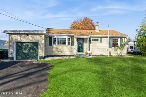 279 Middle Rd, Hazlet, NJ 07730