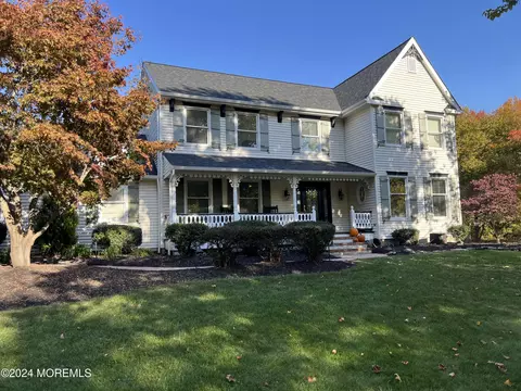 7 Hobbs Ct, Robbinsville, NJ 08691