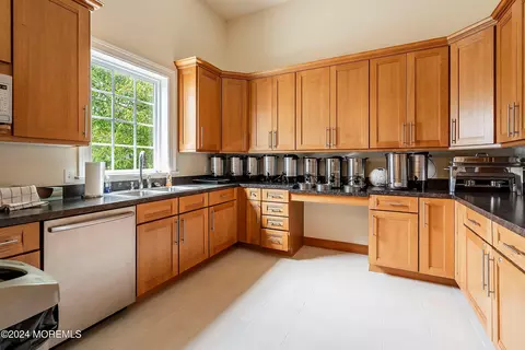 Kitchen - 92 Ambermist Way, Forked River, NJ 08731 photo 3 of 3