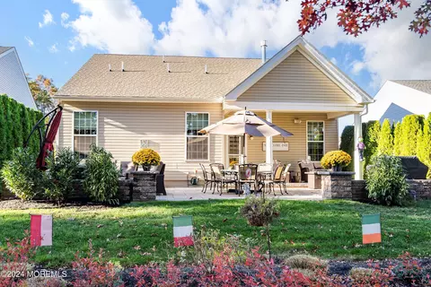 Exterior - 92 Ambermist Way, Forked River, NJ 08731 photo 4 of 9