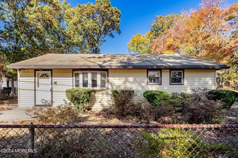 210 Pardee Blvd, Browns Mills, NJ 08015