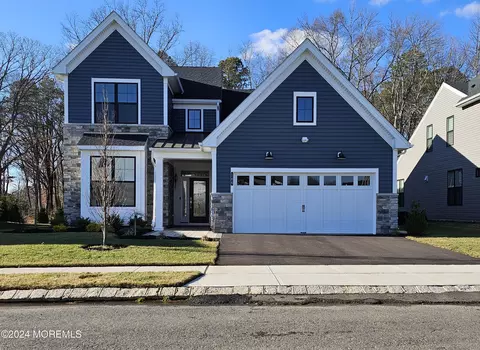 166 Grandview Cir, Howell, NJ 07731
