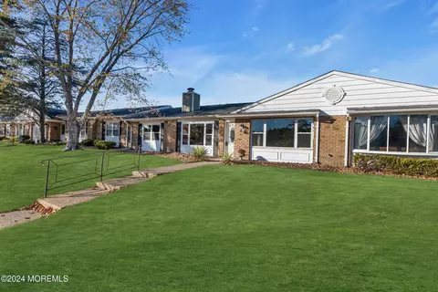 128 Buckingham Dr #C, Manchester, NJ 08759