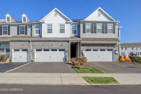 1505 Charleston Dr, Monroe, NJ 08831