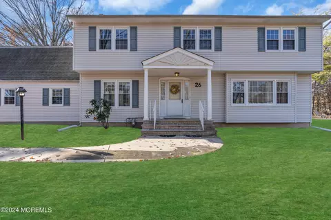26 Cambridge Rd, Freehold, NJ 07728