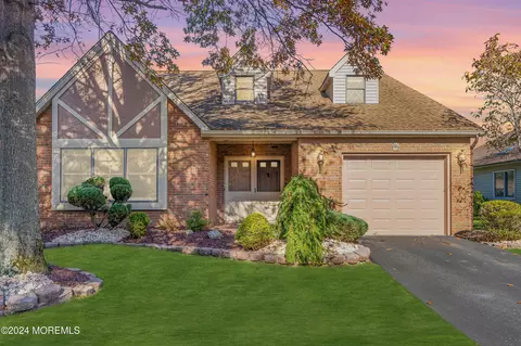 93 Clubhouse Ln, Marlboro, NJ 07746