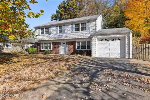 76 Oxford Ln, Aberdeen, NJ 07747