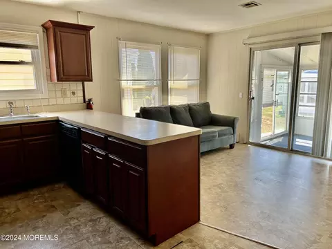 Kitchen - 29 Sabinas St, Berkeley, NJ 08721 photo 2 of 2