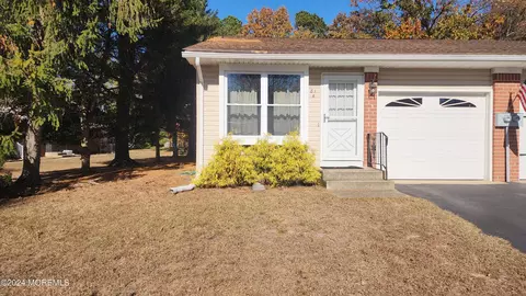 81 Hudson Pkwy #A, Whiting, NJ 08759