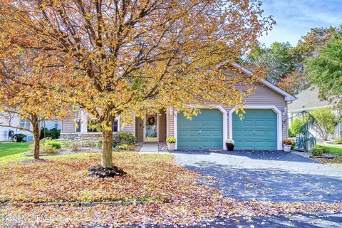 85 Clear Lake Rd, Manchester, NJ 08759