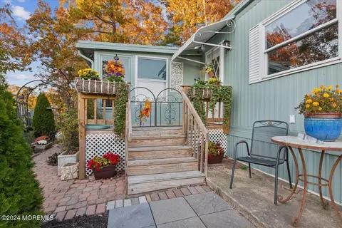 221 Roberts Rd, Toms River, NJ 08755