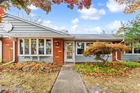 377 Chatham Ct # B, Lakewood, NJ 08701