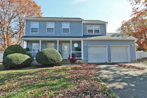 205 Inlet Ave, Manahawkin, NJ 08050