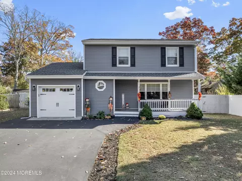 31 Delmar Dr, Brick, NJ 08723