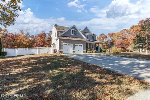 50 Pleasant Valley Ct, Pine Beach, NJ 08741