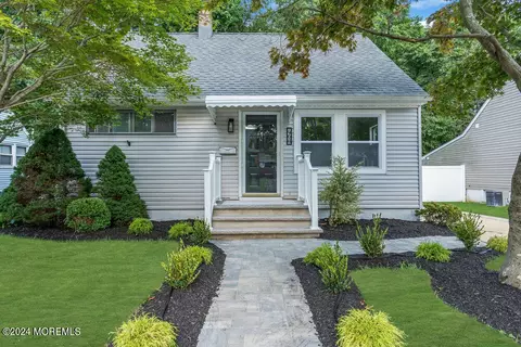468 Ferndale Pl, Keyport, NJ 07735