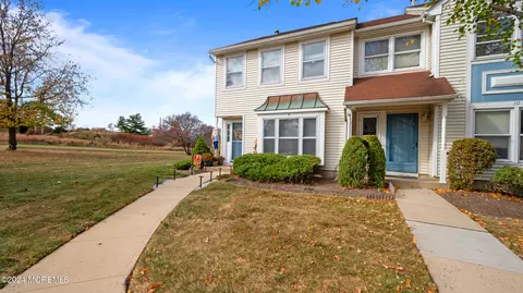 9 Concord Sq #1508, Sayreville, NJ 08872