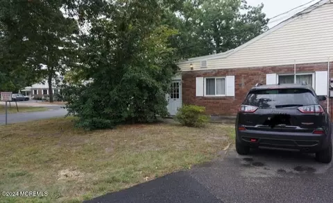 3 Central St # A, Toms River, NJ 08757