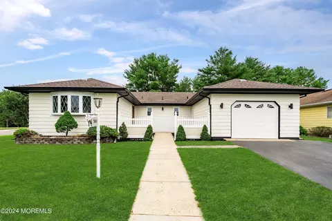 388 Barbados Dr N, Toms River, NJ 08757