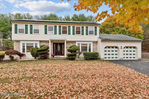 39 Tuscan Dr, Freehold, NJ 07728