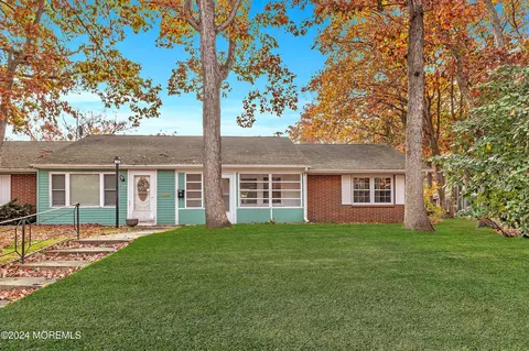 63 Buckingham Dr # D, Lakewood, NJ 08701