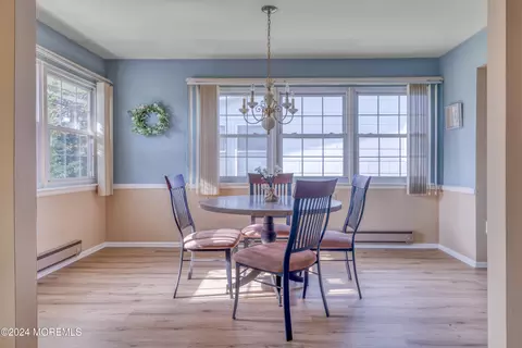 Dining - 9 Brooke Rd, Brick, NJ 08724 photo 3 of 3