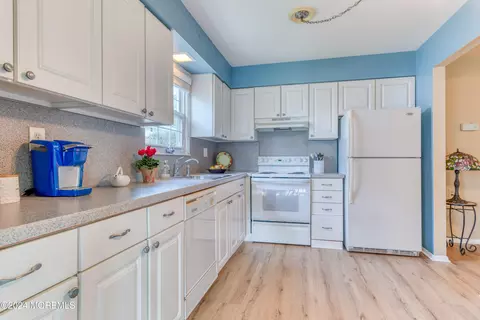 Kitchen - 9 Brooke Rd, Brick, NJ 08724 photo 1 of 1
