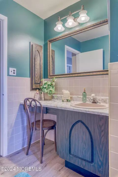 Bath - 9 Brooke Rd, Brick, NJ 08724 photo 2 of 3