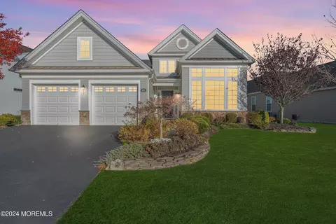48 Legacy Ct, Freehold, NJ 07728