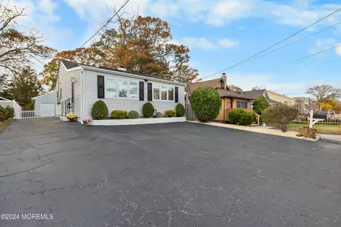 122 Fischer Blvd, Toms River, NJ 08753