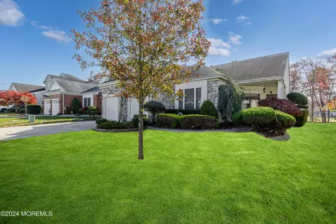 26 Pine Valley Rd, Jackson, NJ 08527