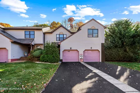 405 Oak Knoll Dr #40-5, Manalapan, NJ 07726
