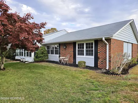 1071 Argyll Cir # D, Lakewood, NJ 08701