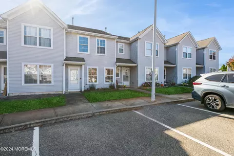 304 Prosperity Ct #304, Toms River, NJ 08755