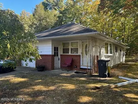 2005 Mount Hope Ln, Toms River, NJ 08753