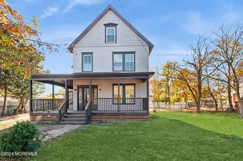103 Station Dr, Forked River, NJ 08731