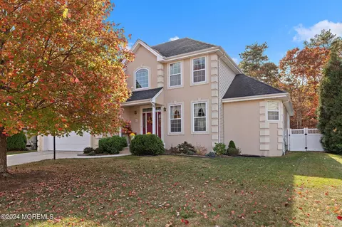8 Cranmer Ct, Little Egg Harbor, NJ 08087