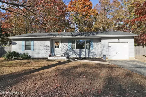 364 Constitution Dr, Lacey, NJ 08734