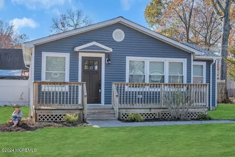 22 Spinnaker Way, Waretown, NJ 08758