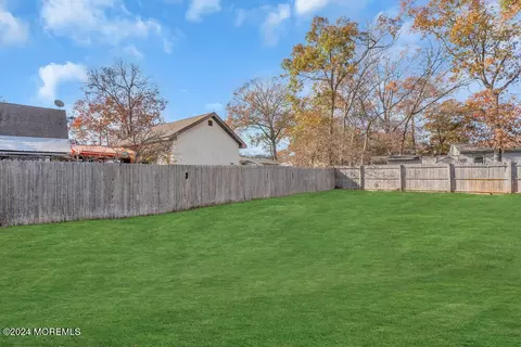 Exterior - 22 Spinnaker Way, Waretown, NJ 08758 photo 5 of 6