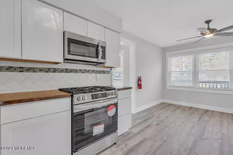 Kitchen - 22 Spinnaker Way, Waretown, NJ 08758 photo 3 of 3