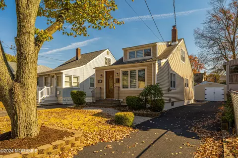 13 Ocean Blvd, Keyport, NJ 07735